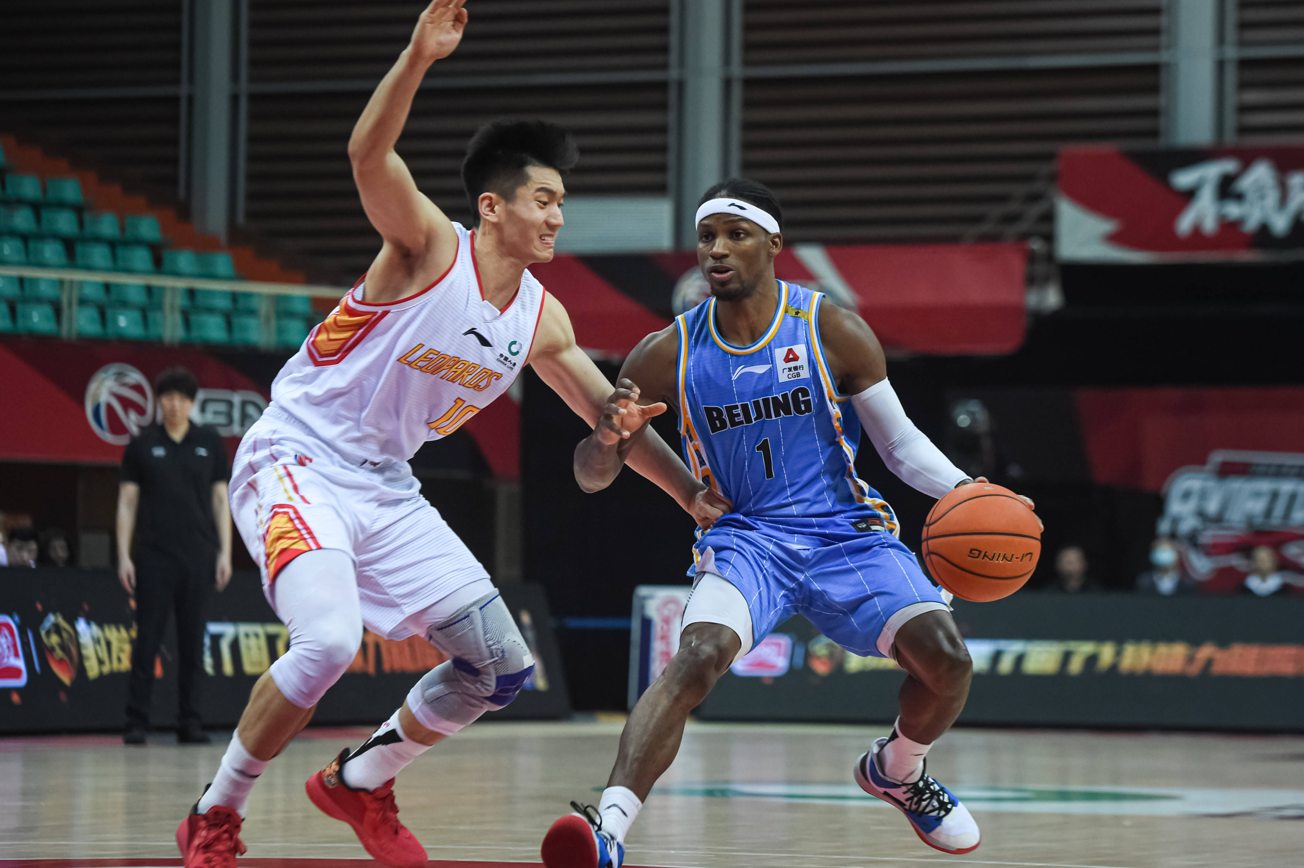 时刻站稳脚 时刻站稳脚