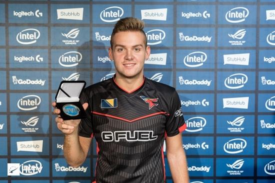 段的林间弯 段的林间弯