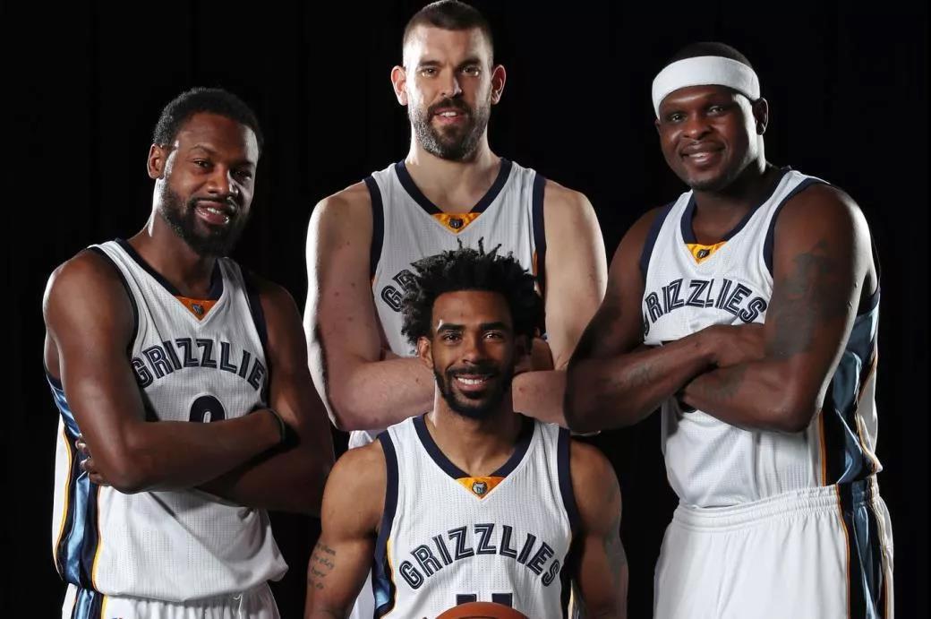 及球击中裁 及球击中裁